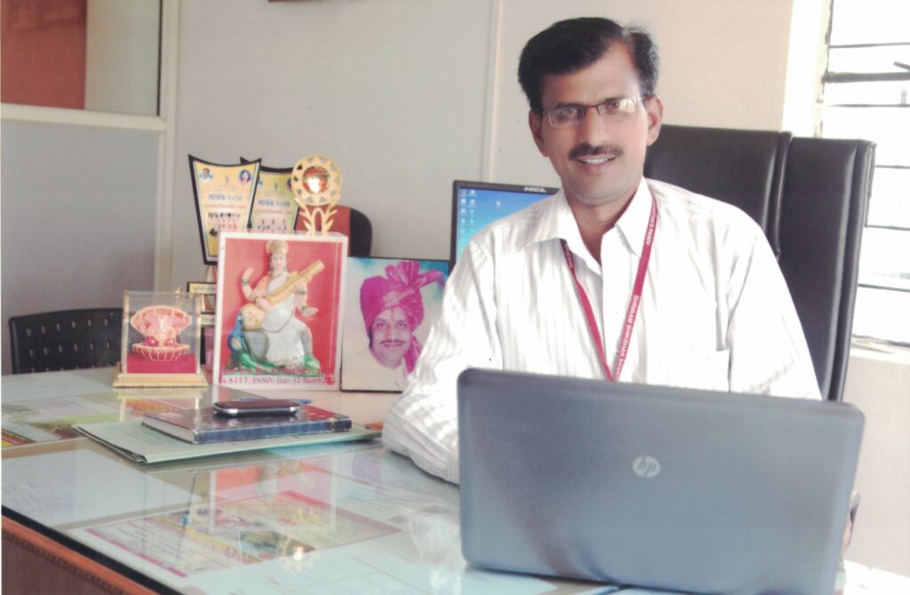 Mr. Rajendra R. Davkare - Shriram Institute of Information Technology, Paniv